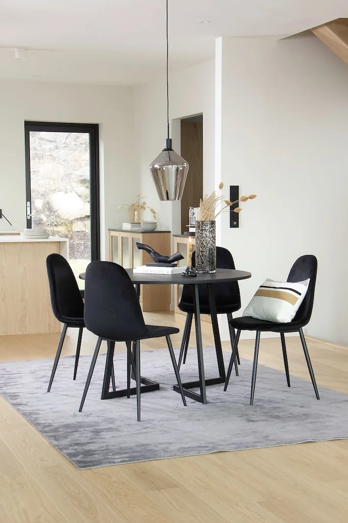 Saga spisebord
