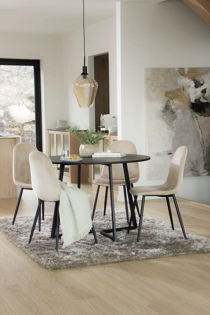 Saga spisebord