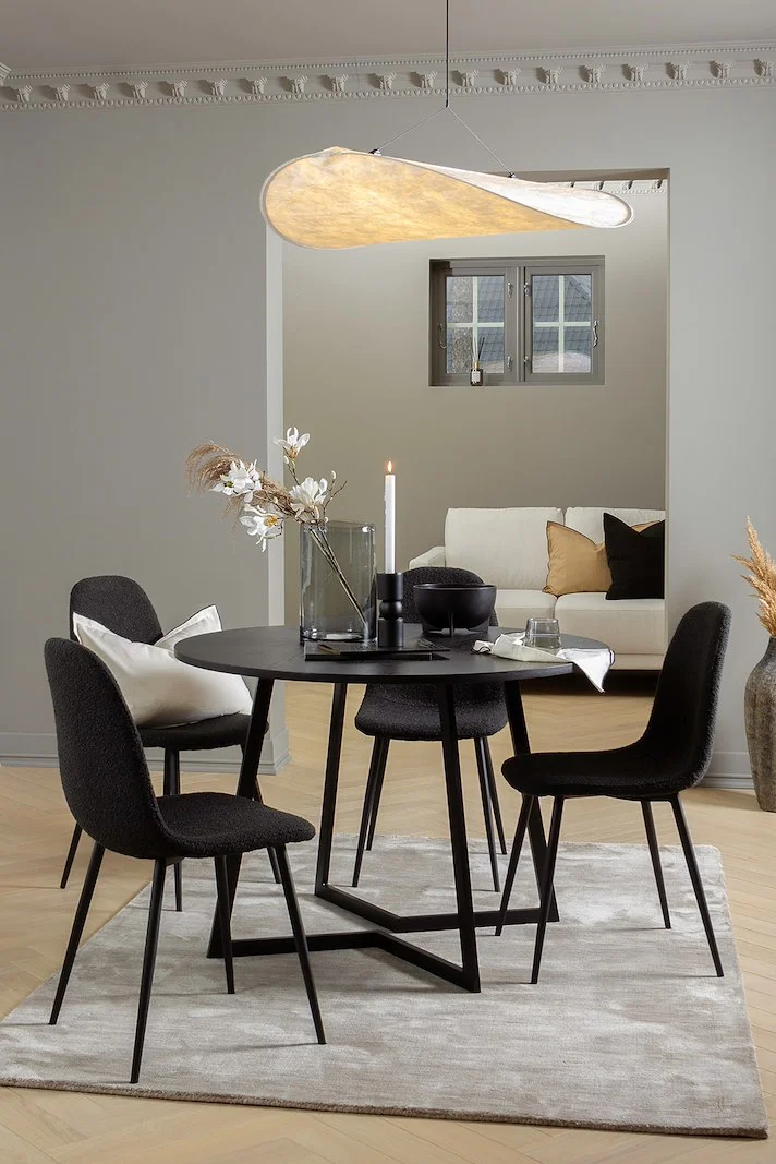 Saga spisebord