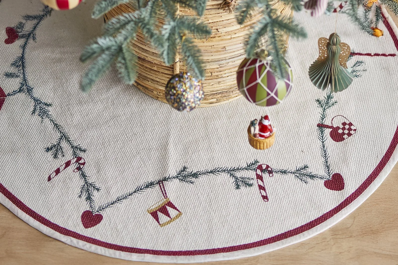 Yule juletreteppe - Diverse tilbehør