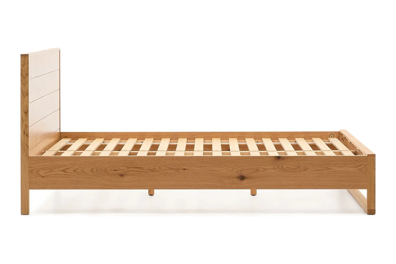 Alguema sengeramme med sengegavl 160x200 cm
